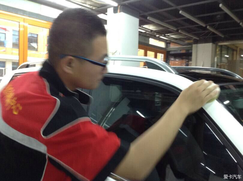 æ±ç(yÃ­ng)ç¾ä½³æ±½è»æå(wÃ¹)ä¸­å¿ å°æ¥­(yÃ¨)æ¼é¢è­·(hÃ¹)çï¼ç¥æ°å¥é¦³GLK300çå¥ªç®åå½©