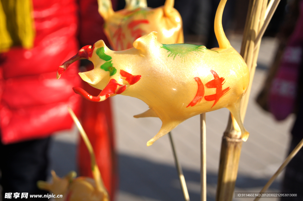 ç³äººç é¡é ­ä¸çééºå³æ¿èèè¡(shÃ¹)æ°ç