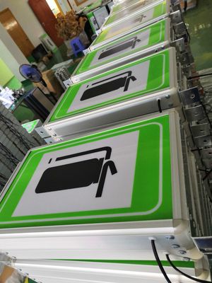 é§éæ¶é²è¨­åç¾ä»£å å¾LEDæ¶é²çç®±å°åé»æ¨å¿çå¨é¢é©æ°