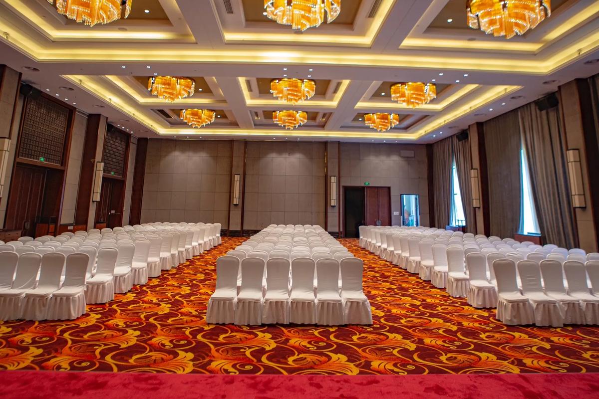 åäººæ(huÃ¬)è­°å ´(chÇng)å°èå°æ¥­(yÃ¨)æå(wÃ¹) ç¨å¿å©åæ¯ä¸å ´(chÇng)çæ(huÃ¬)