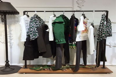 æ­å·å¥³è£åå¤§ä¸ç·åç æå°ä¹é½çæ½®æµå¼é è