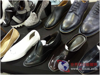 è¥¿åæå°ççäºï¼éå¸½æè£é (lÇng)åæèµ·æ°æµªæ½®