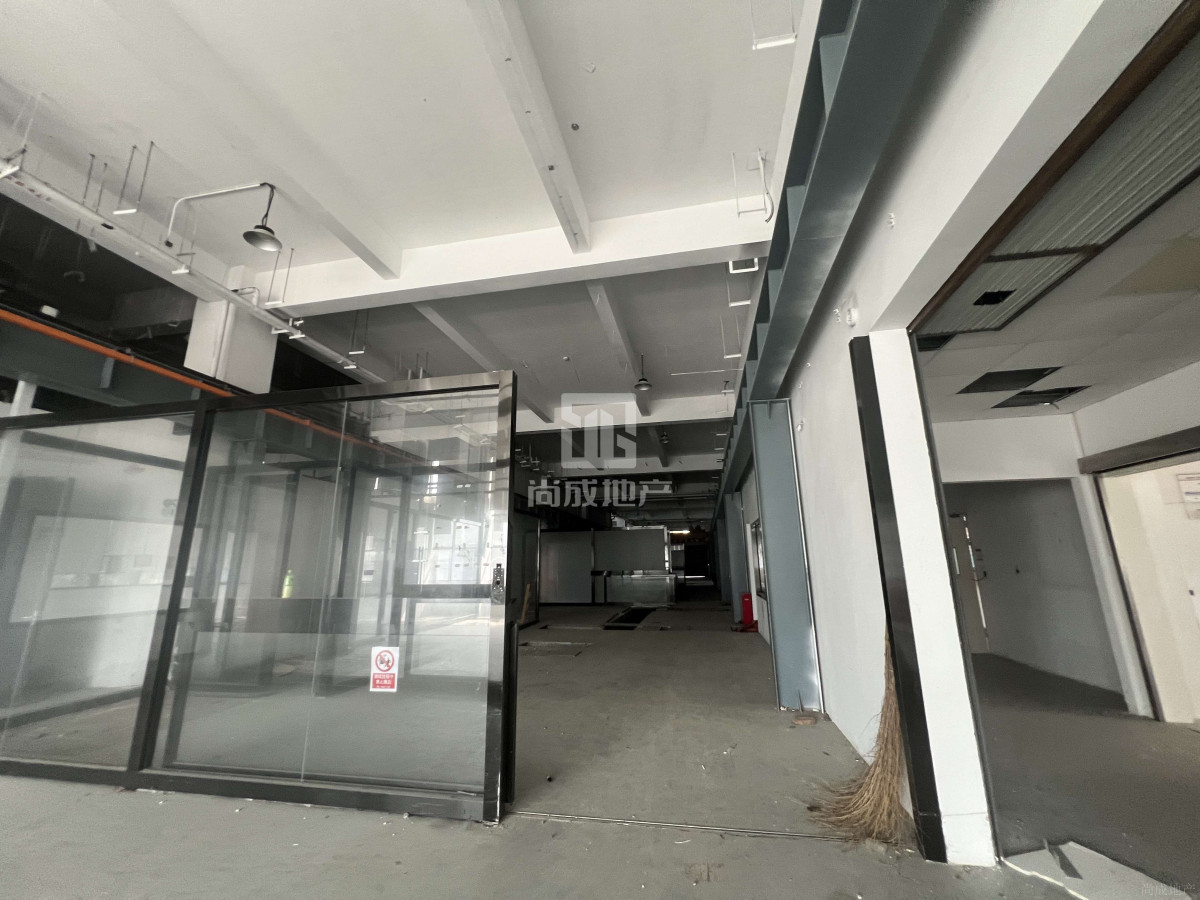 æºè½å¶é æ°å°æ¨ éæ©æ¼å¡ç§æåï¼ä»¥å°éµ14èç·èæ¸æèçæè¡è³¦è½çç¢æçèºå