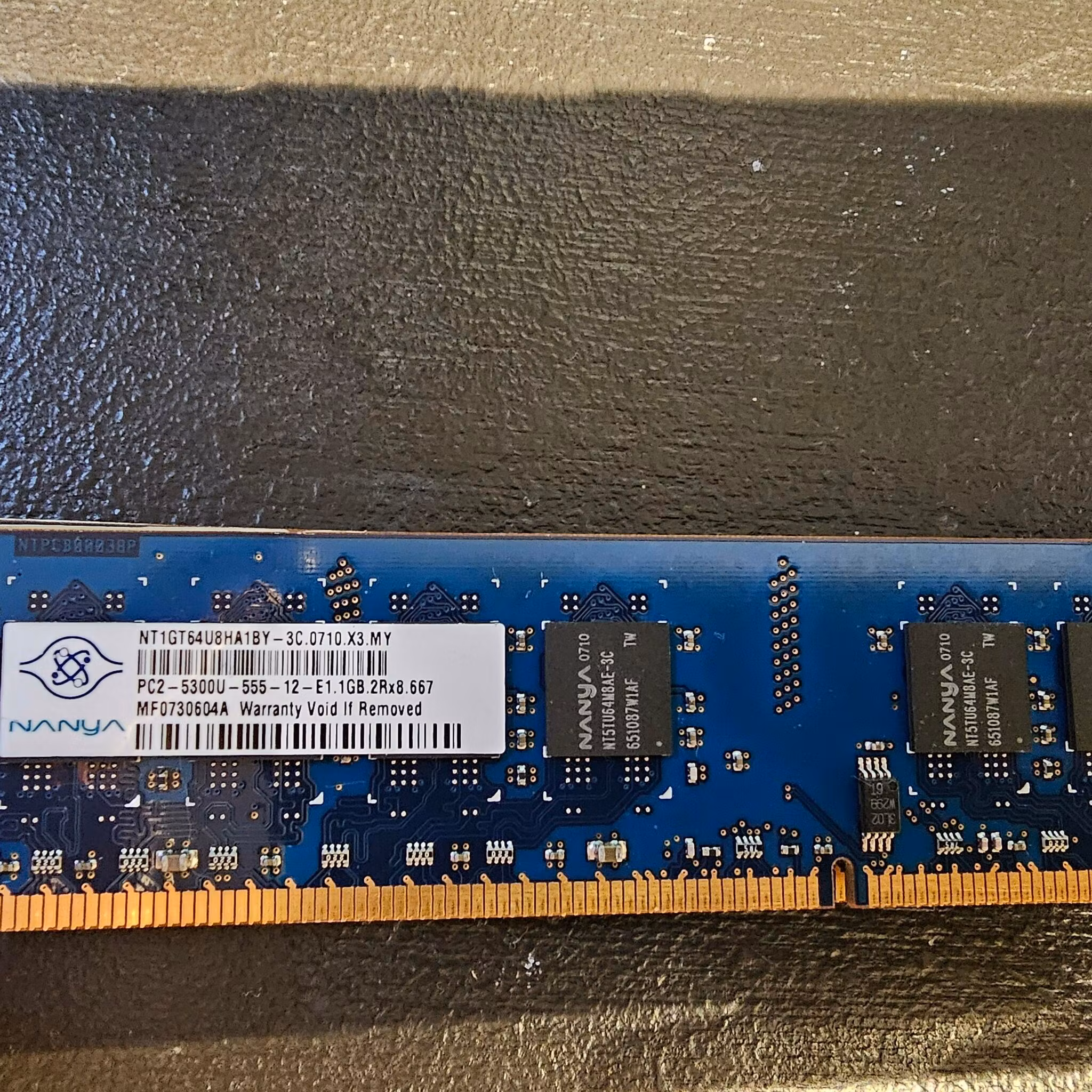 NANYA PC2-5300U-55-12-E1 1GB 667 NT1G64U8HA1BY