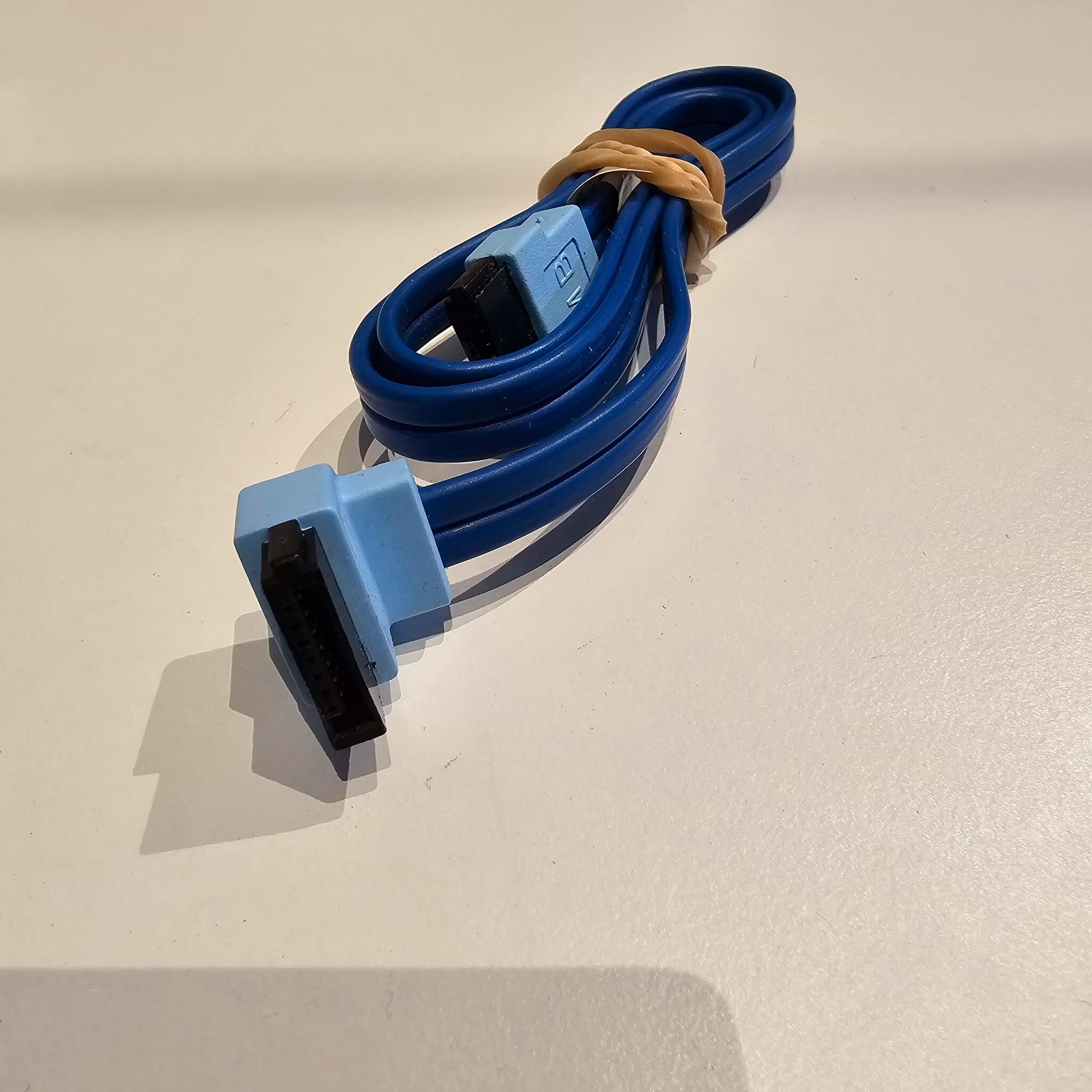 Sata kabel for stasjonær PC 50cm blå
