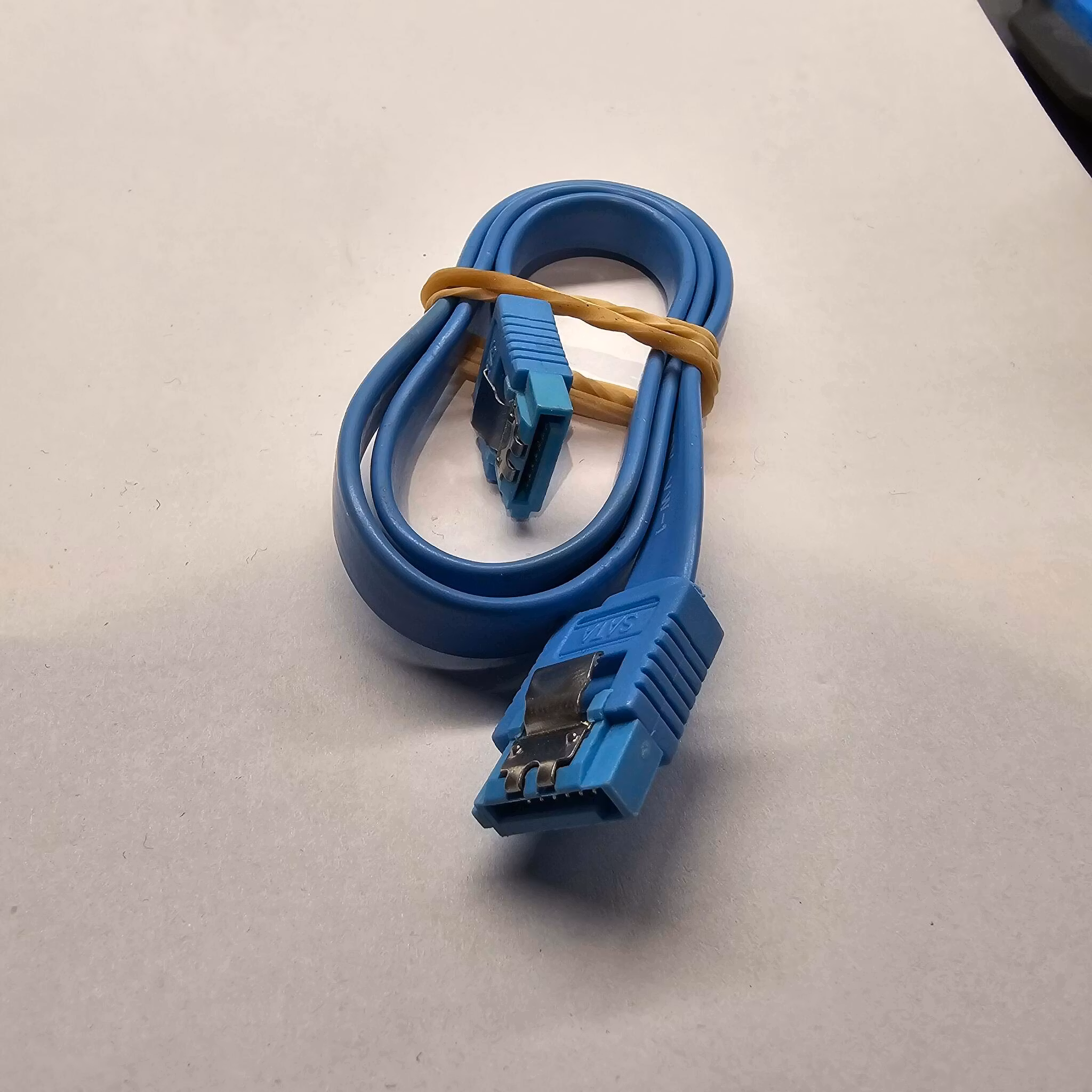Sata kabel for stasjonær PC 50cm blå