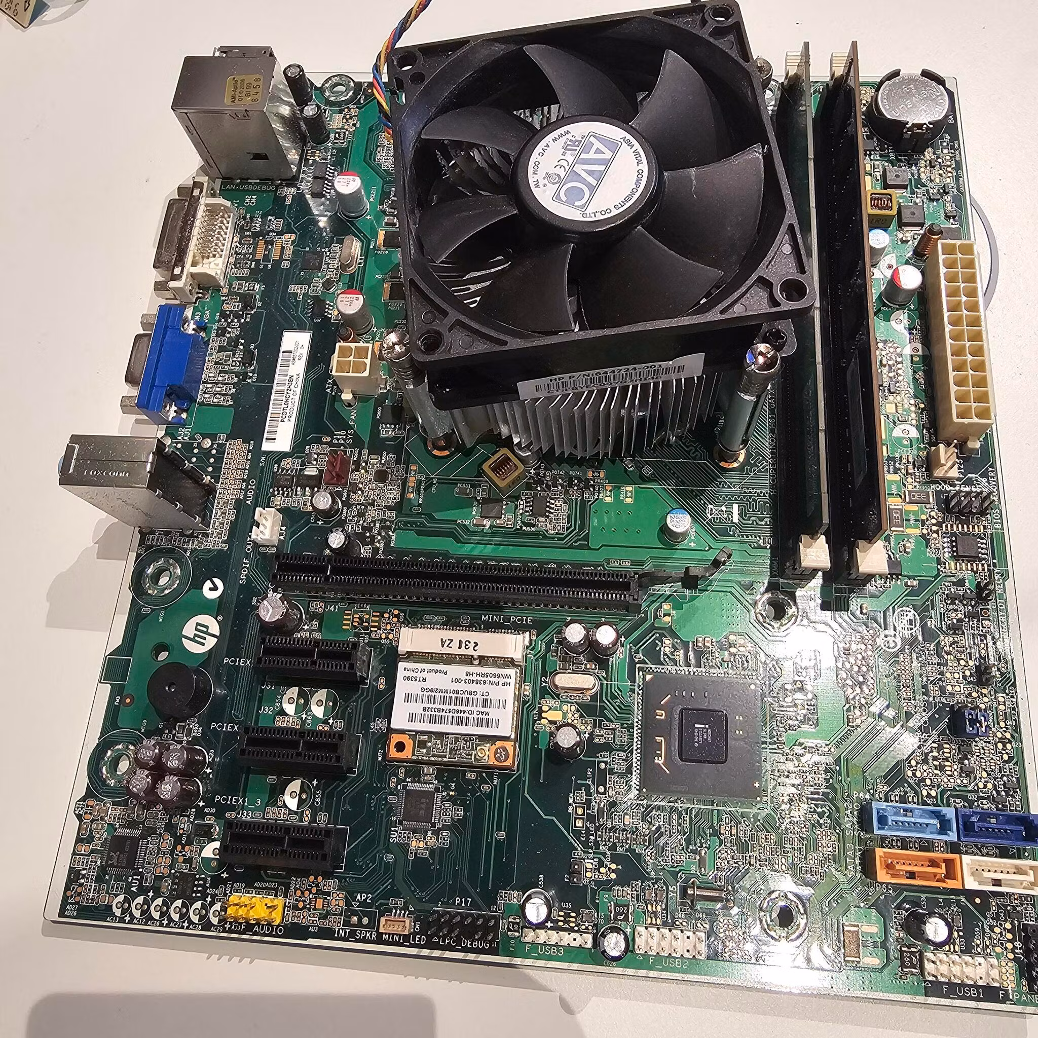 HP 657002-001 Hovedkort med intel i5 prosessor, 6GB RAM, No OS.