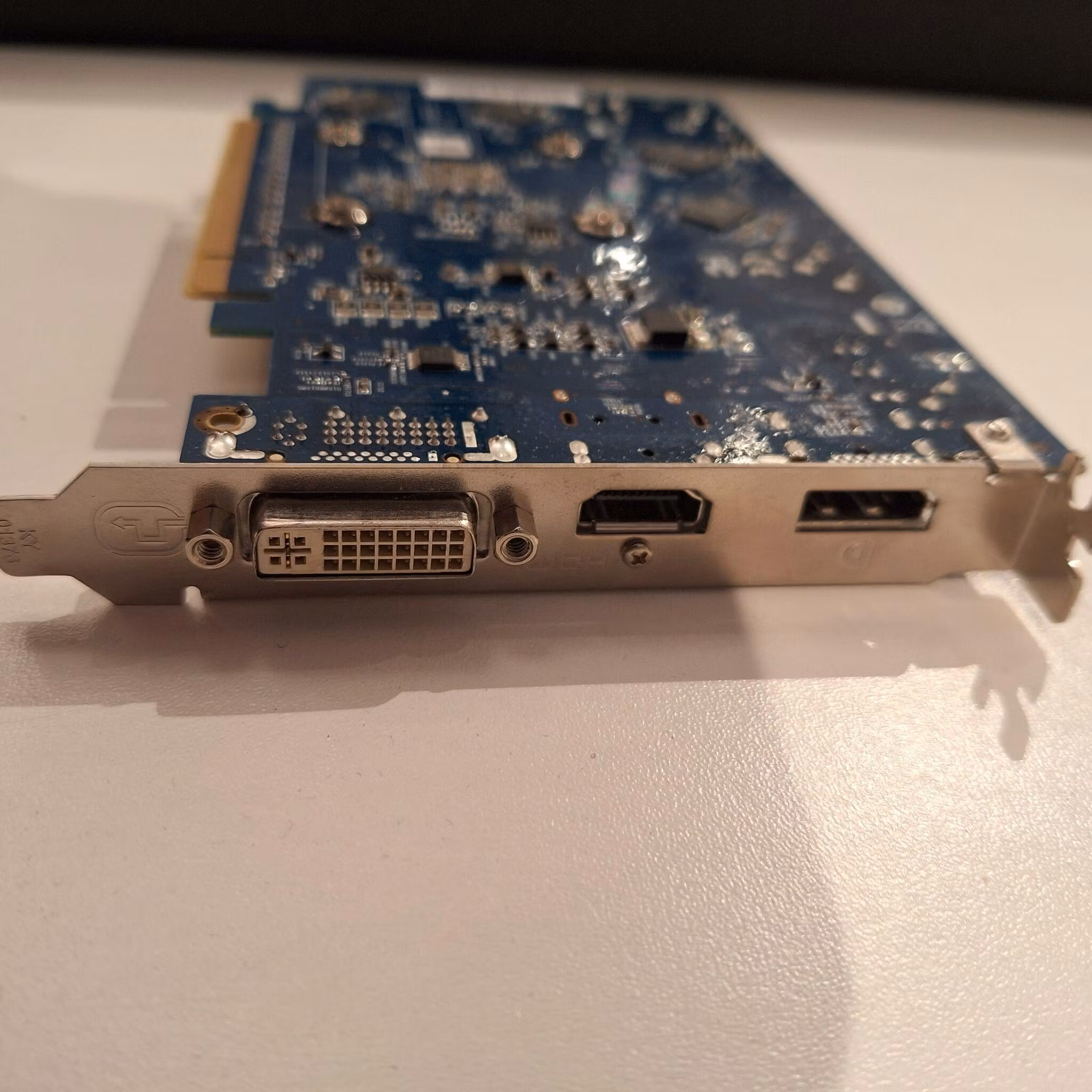 (Vintage) Pegatron HD 7570 skjermkort