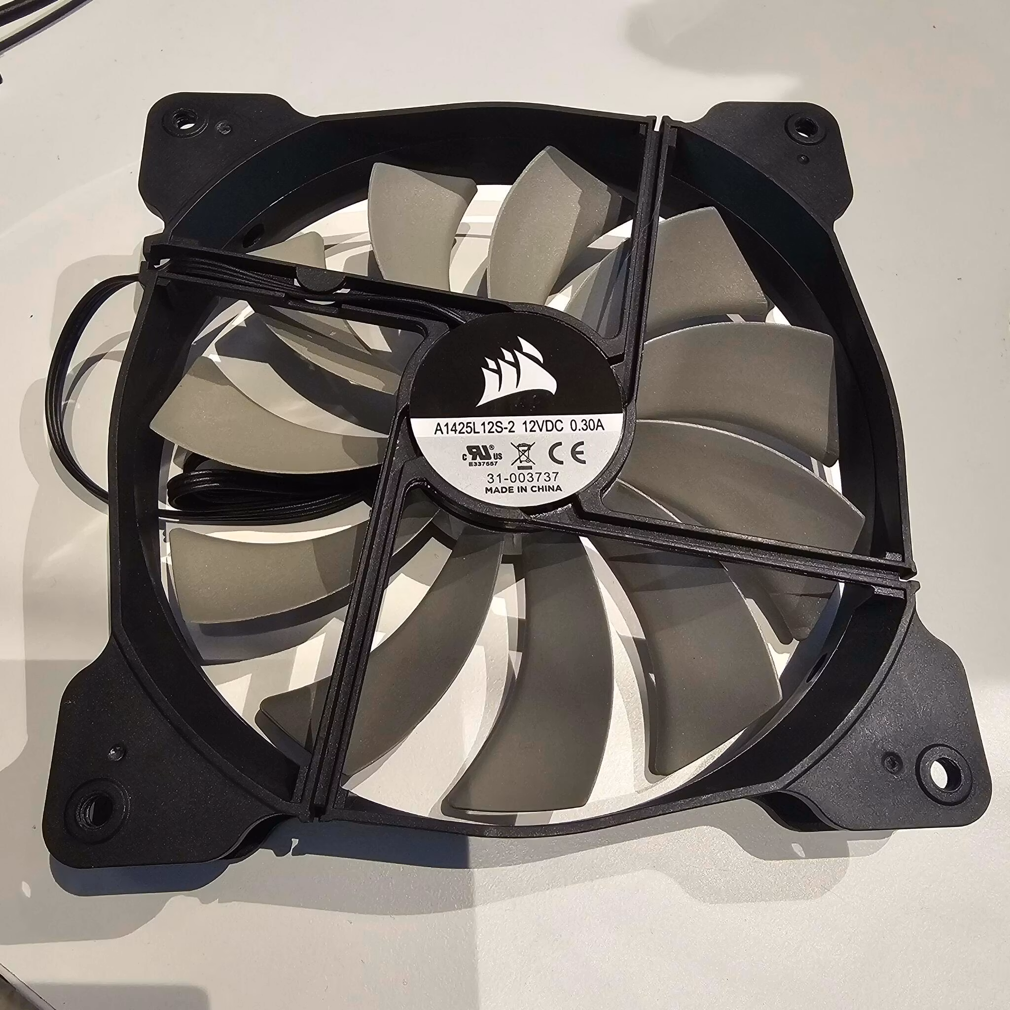 Corsair A1425L12S-2 0.30A 140mm vifte 3pin connector