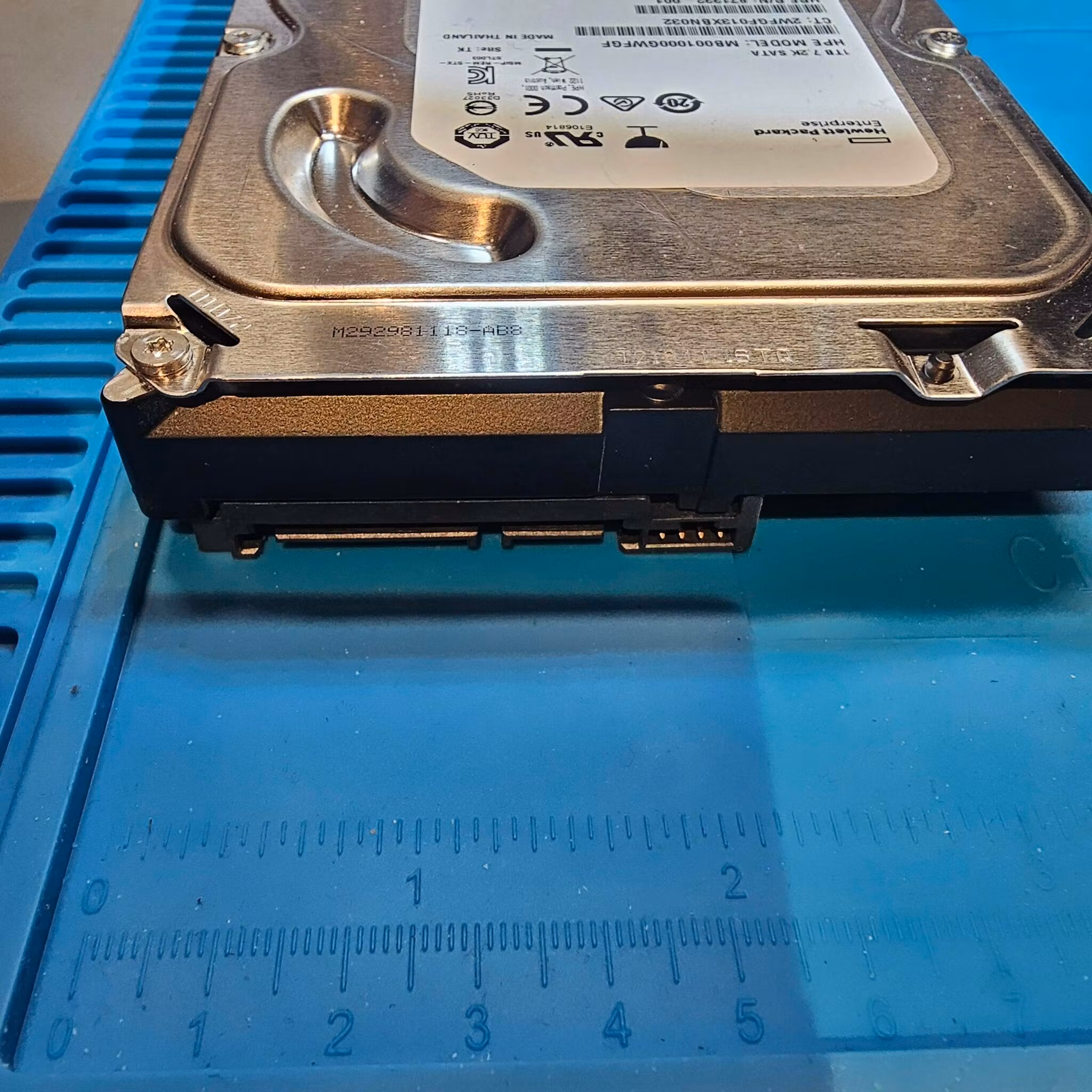 HPE 1TB 7200RPM hdd 871332-001 MB001000GWFGF