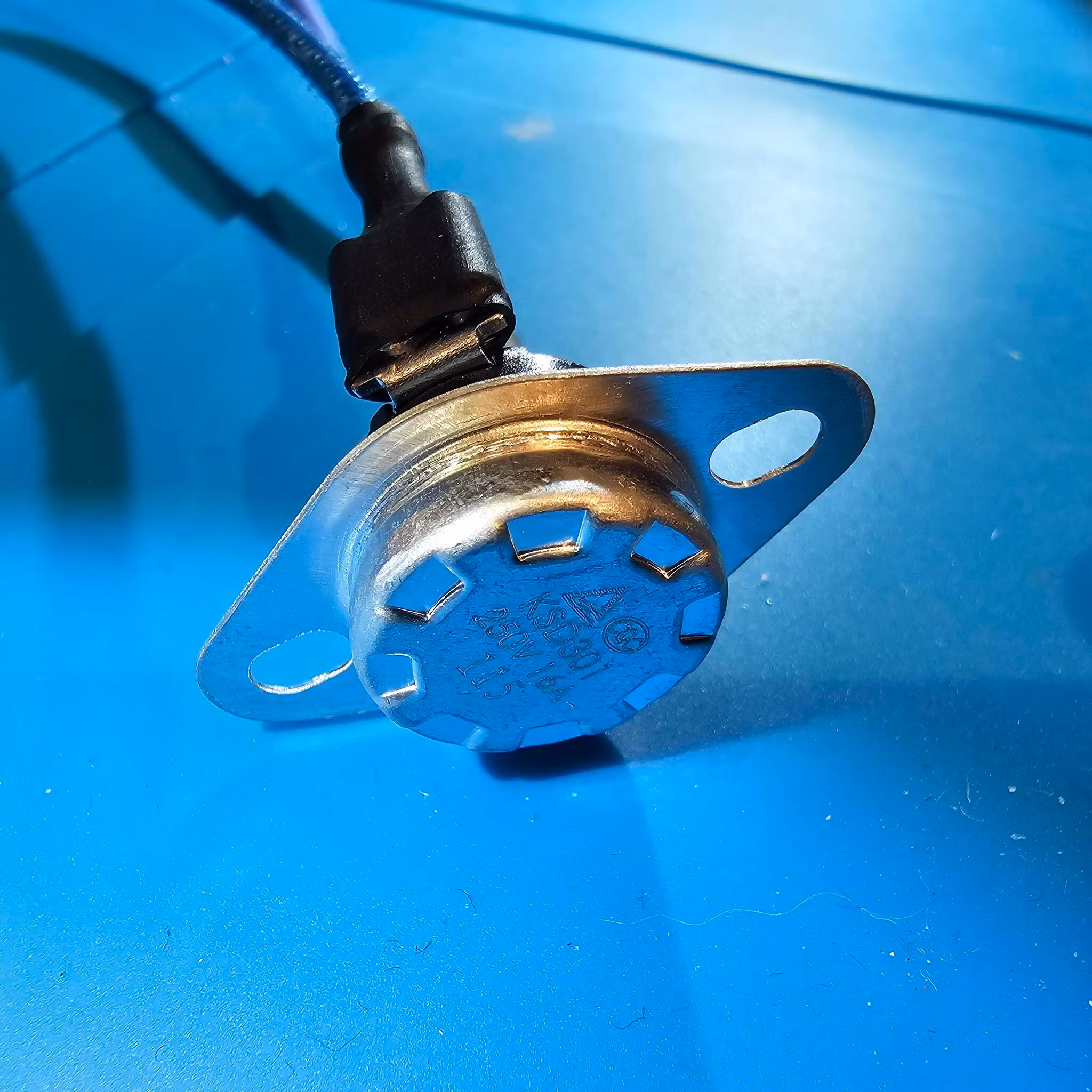 Termosikring bimetal termostat KSD301 250V 16A 115*C