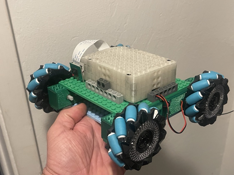 Mecanum-wheeled robot with Lego Technic chassis and Raspberry Pi