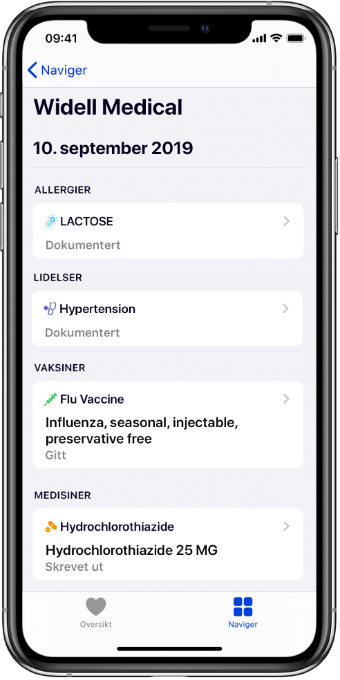 Tittelen «Widell Medical» vises nær toppen av skjermen i Helse-appen. Under tittelen vises det informasjon om flere typer helsejournaler. Den øverste kategorien, Allergier, inneholder én journal, Laktose (Dokumentert). En pilkontroll til høyre angir at det er mer informasjon tilgjengelig om journalen. Skjermen har flere helsejournaler for kategoriene Lidelser, Vaksiner og Medisiner.