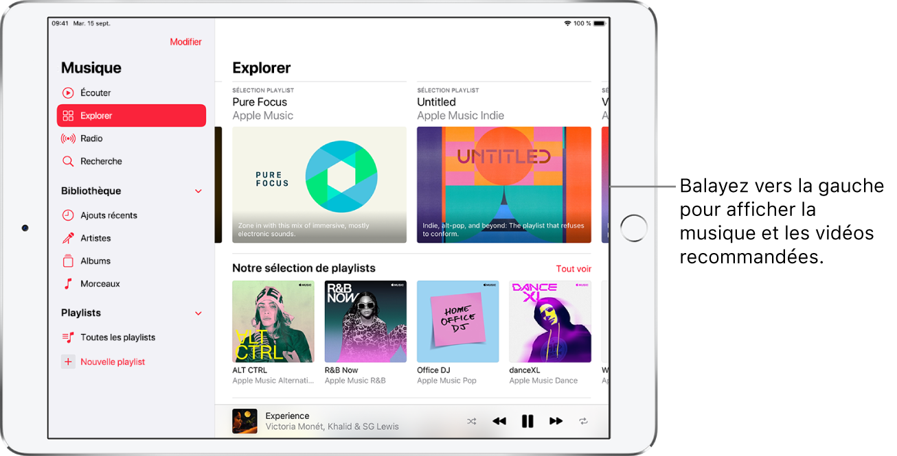 L’écran Écouter affichant la barre latérale sur la gauche et la section Explorer sur la droite. L’écran Parcourir présentant des recommandations musicales en haut. Balayez vers la gauche pour afficher des recommandations musicales et vidéos. Une section « Nos playlists » s’affiche en dessous, avec quatre stations Apple Music. Un bouton « Tout voir » est affiché à droite de « Nos playlists ».