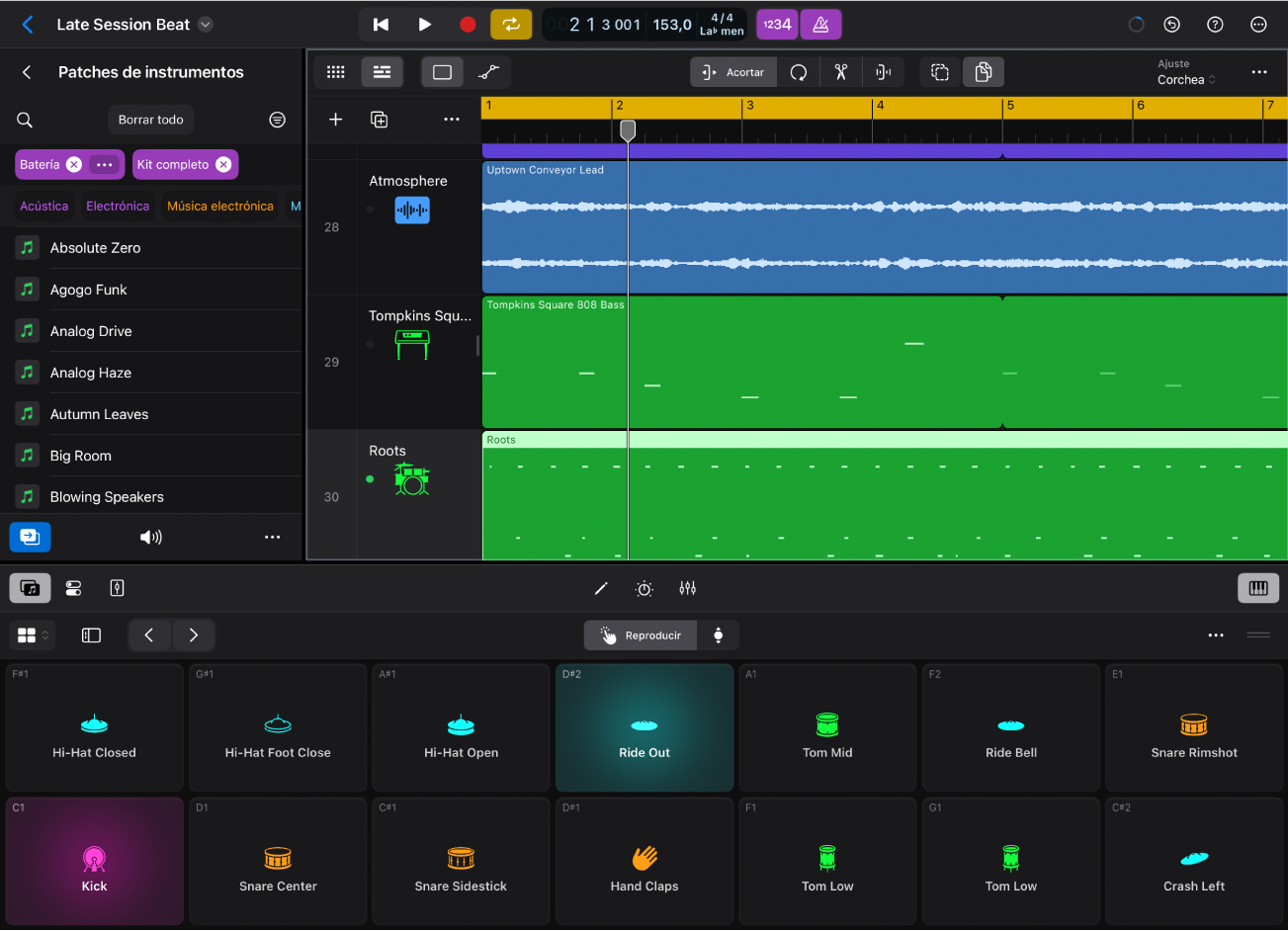 Ilustración. Logic Pro para iPad con la superficie de interpretación “Pads de percusión” abierta.