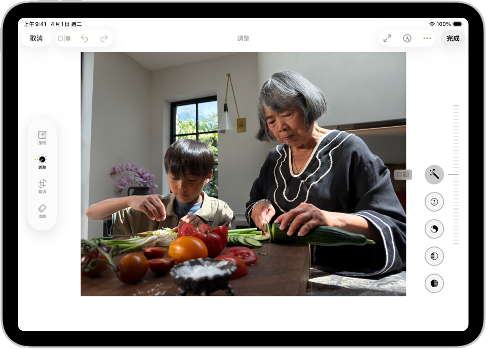 「照片」App 中的「編輯」畫面中央顯示一張照片。照片左側為「調整」、「濾鏡」和「裁切」按鈕;已選取「調整」。照片右上角為用於編輯效果的按鈕,以及用於調整每個效果程度的滑桿。