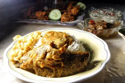 मझली और भात की सांकेतिक तस्वीर