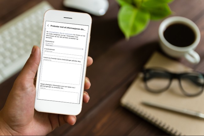 Mobil med Metas samtykkeløsning.foto