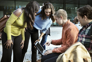 Studenter utanför LUX