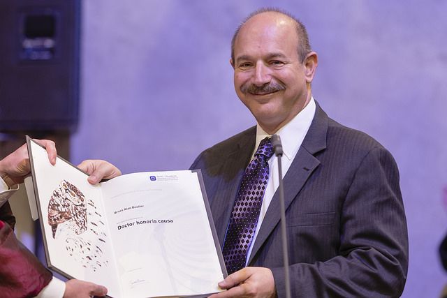 Professor Bruce Alan Beutler ddr.h.c., foto.